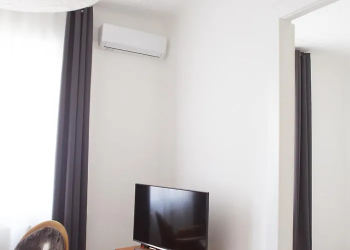Nessi Apartment *
